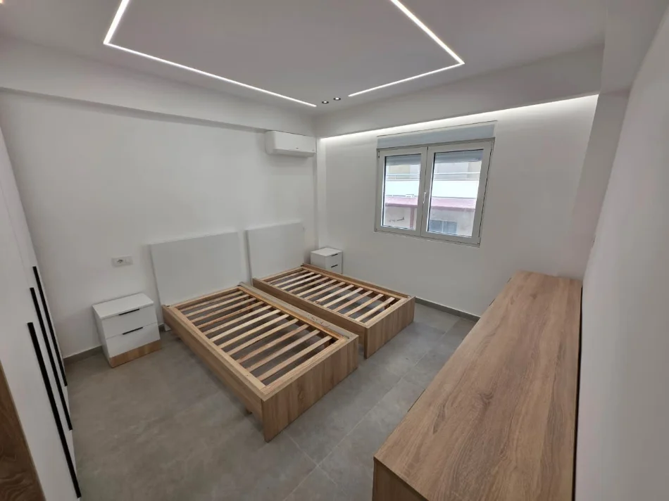 Durres, shitet apartament 2+1+Ballkon Kati 3, 80 m² 160.000 € (Rruga Shoqeria Bashkimi)