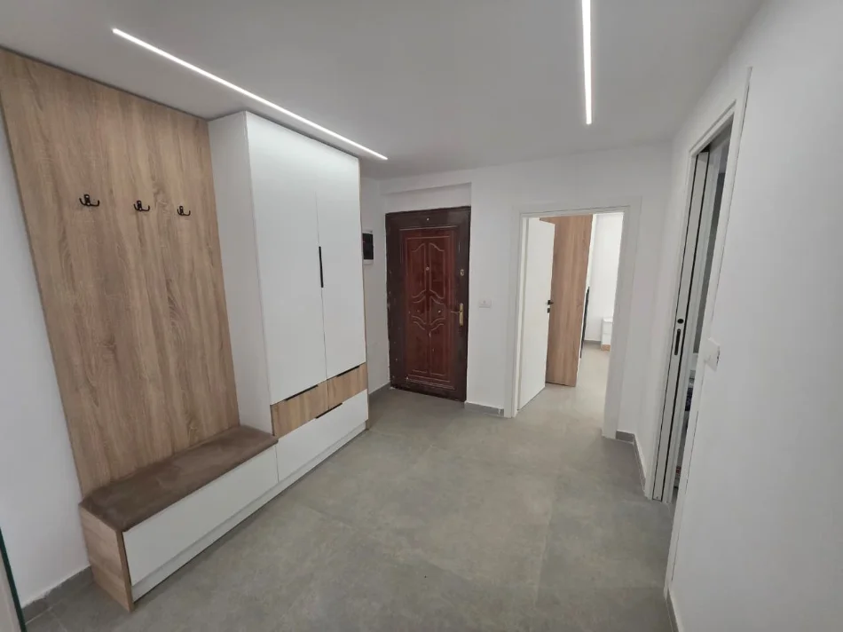 Durres, shitet apartament 2+1+Ballkon Kati 3, 80 m² 160.000 € (Rruga Shoqeria Bashkimi)