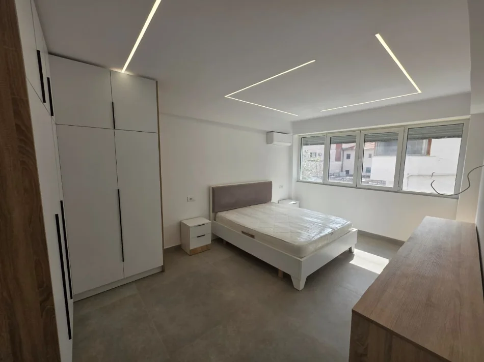 Durres, shitet apartament 2+1+Ballkon Kati 3, 80 m² 160.000 € (Rruga Shoqeria Bashkimi)