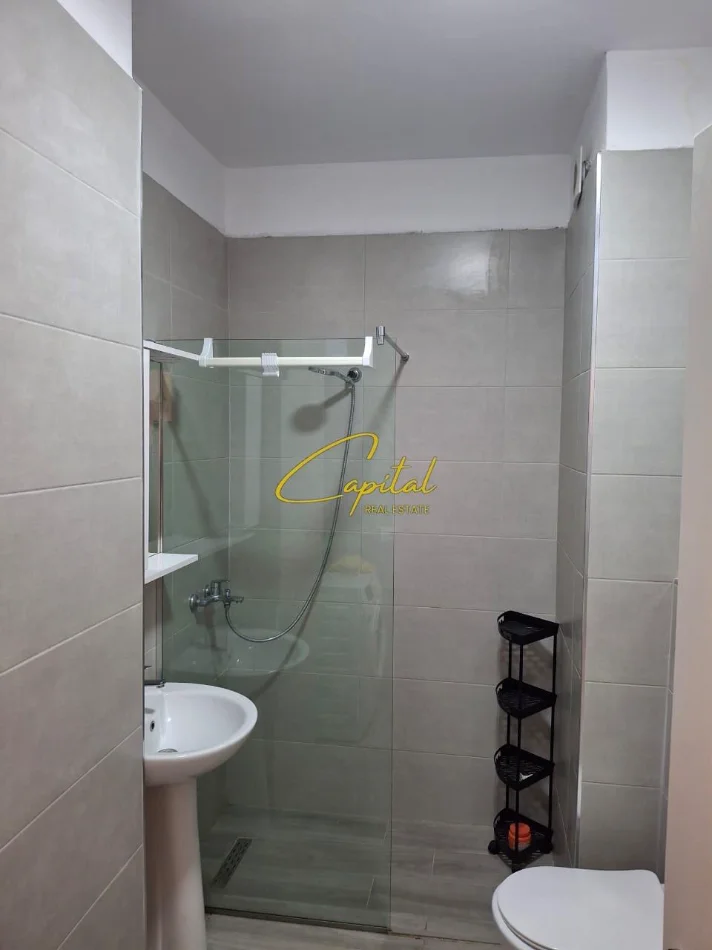 Tirane, jepet me qera apartament 2+1 Kati 4, 100 m² 700 € (ISH FUSHA AVIACIONIT)