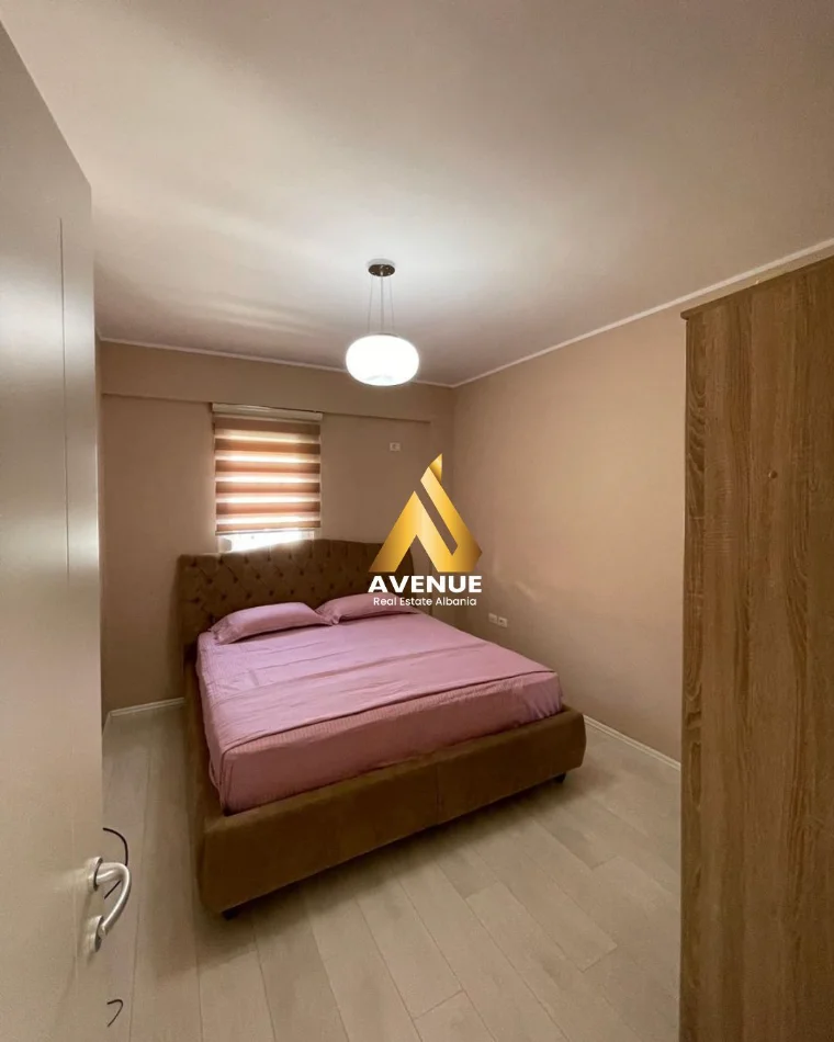 Tirane, jepet me qera apartament 3+1+Aneks+Ballkon Kati 4, 187 m² 1.400 € (RRUGA HAMDI SINA)