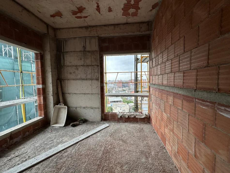 Tirane, shitet apartament 1+1+Ballkon Kati 4, 71 m² 115.000 € (Viva 2)