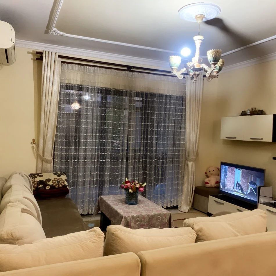 Tirane, jepet me qera apartament 2+1 Kati 2, 100 m² 550 € (ish restorant durresi)