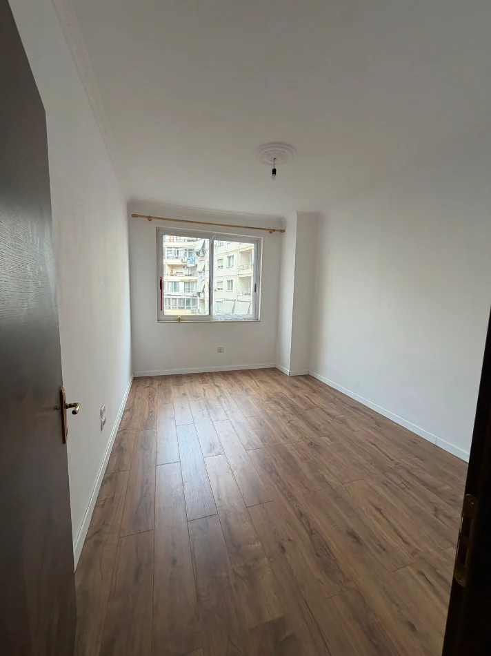 Tirane, shitet apartament 2+1 Kati 3, 91 m² 145.000 € (ASTIR KOMPLEKSI FRATARI)