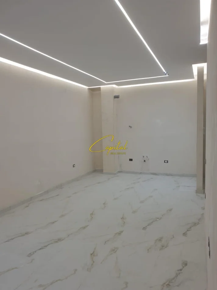 Tirane, jepet me qera zyre Kati 1, 60 m² 600 € (ASTIR)