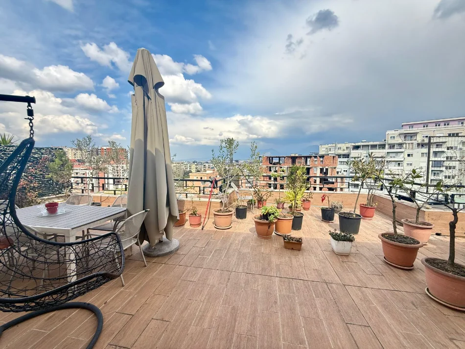 Tirane, shitet apartament 3+1+Aneks+Ballkon , 178 m² 345.000 € 
