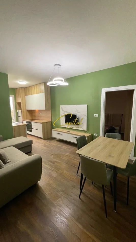 Tirane, jepet me qera apartament 2+1 Kati 3, 100 m² 450 € (YZBERISHT)