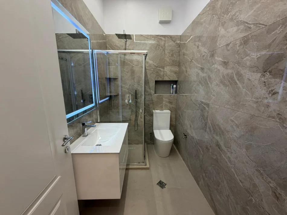 Tirane, shitet apartament 2+1 Kati 2, 77 m² 125.000 € 