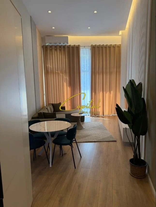 Tirane, jepet me qera apartament 2+1 Kati 1, 70 m² 550 € (LAPRAKE)