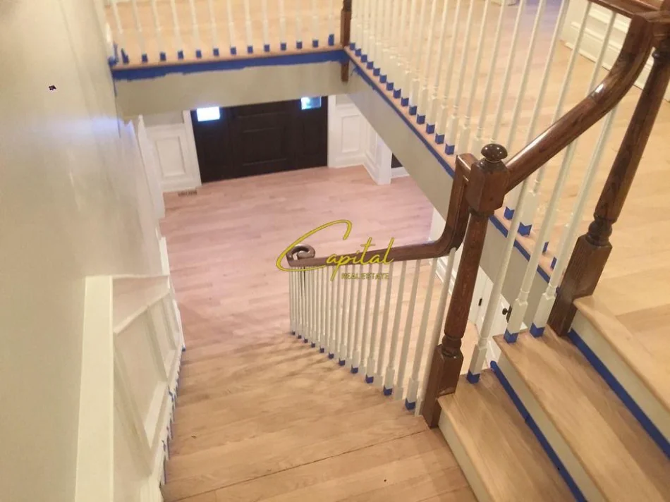 Tirane, jepet me qera ambjent biznesi Kati 0, 34 m² 250 € (ASTIR)