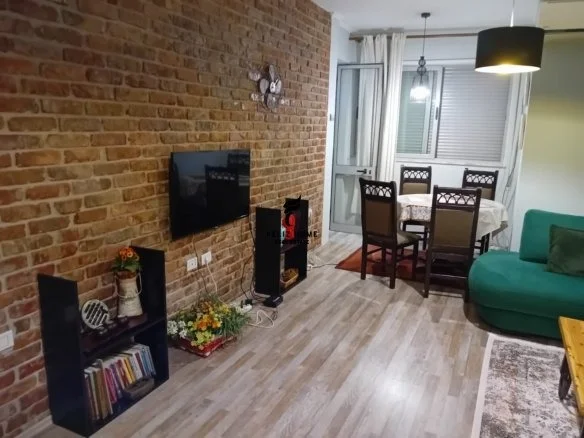 Tirane, jepet me qera apartament 1+1+Ballkon Kati 3, 57 m² 530 € (SELVIA)