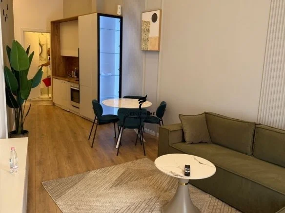 Tirane, jepet me qera apartament duplex 2+1+Ballkon Kati 1, 100 m² 550 € (ASTIR)