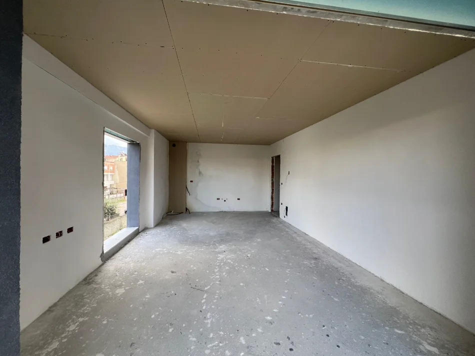 Tirane, shitet apartament 2+1+Ballkon Kati 3, 105 m² 157.000 € (Tv Klan)