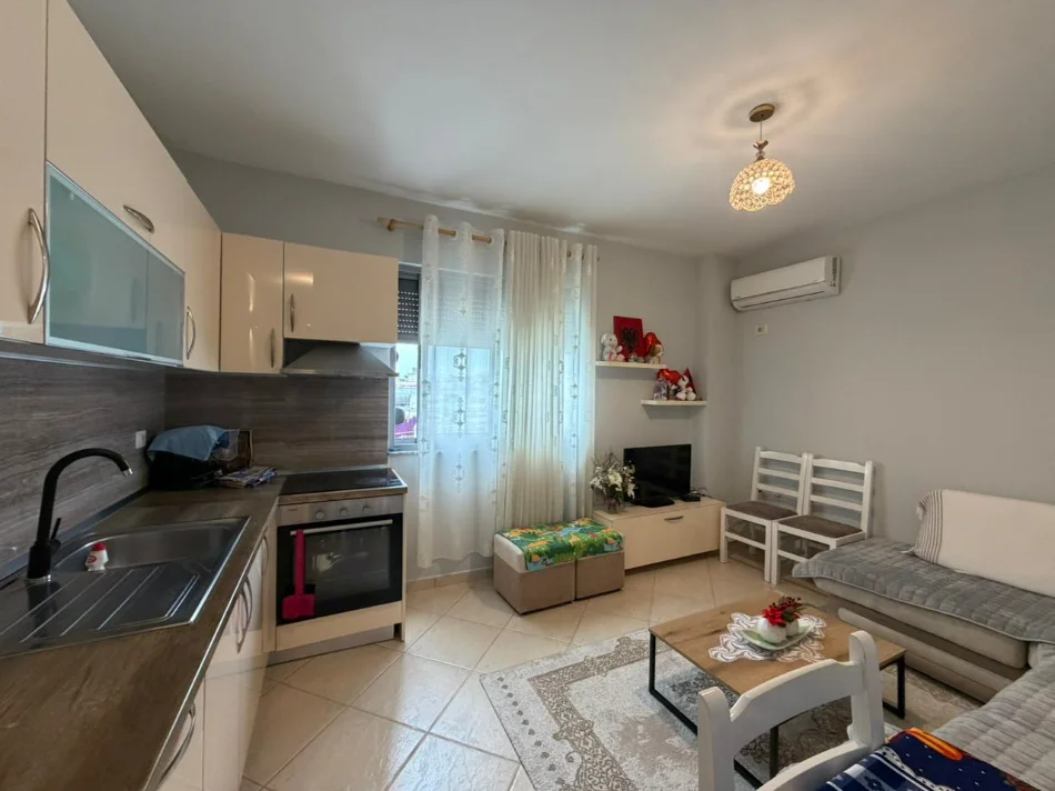 Tirane, shitet apartament 1+1 Kati 9, 52 m² 98.000 € (Rruga Mikel Maruli)