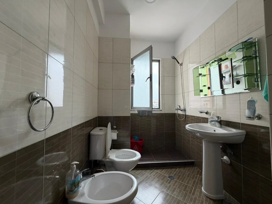 Tirane, shitet apartament 1+1 Kati 9, 52 m² 98.000 € (Rruga Mikel Maruli)