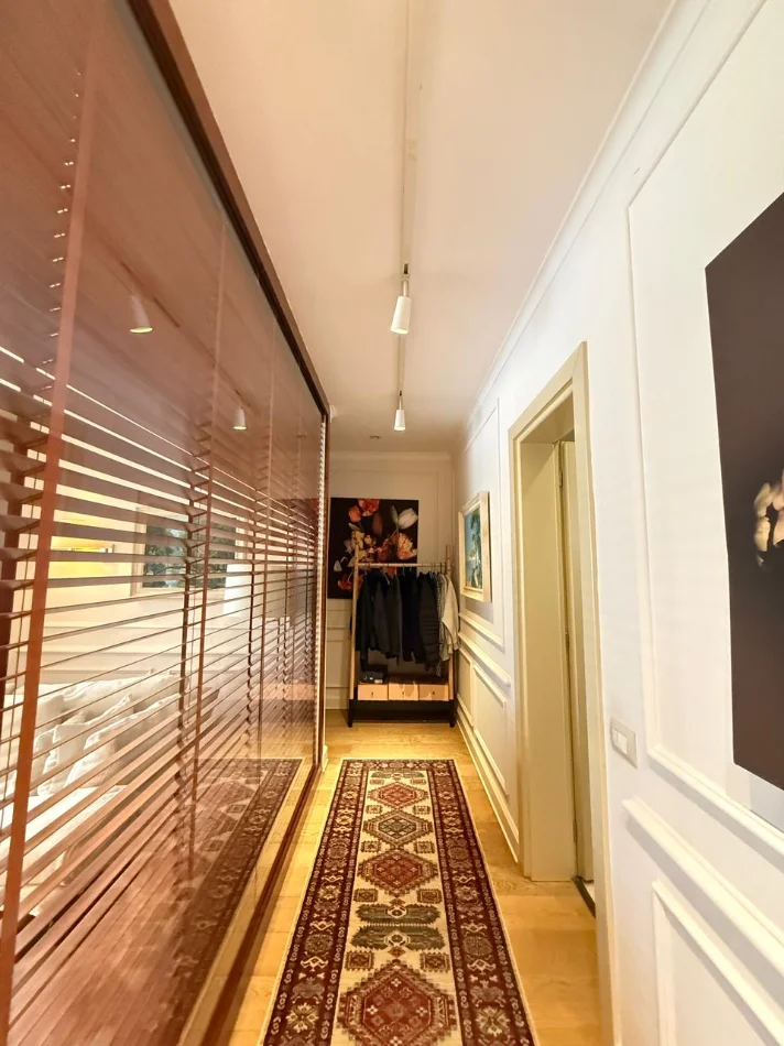 Tirane, shitet apartament 2+1+Ballkon Kati 3, 134 m² 410.000 € (Rruga e Elbasanit)