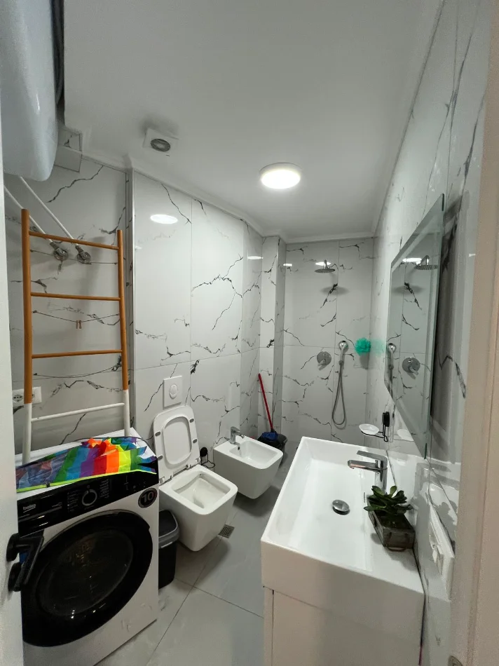 Tirane, jepet me qera apartament 1+1 Kati 4, 500 m² 500 € (Mine Peza)