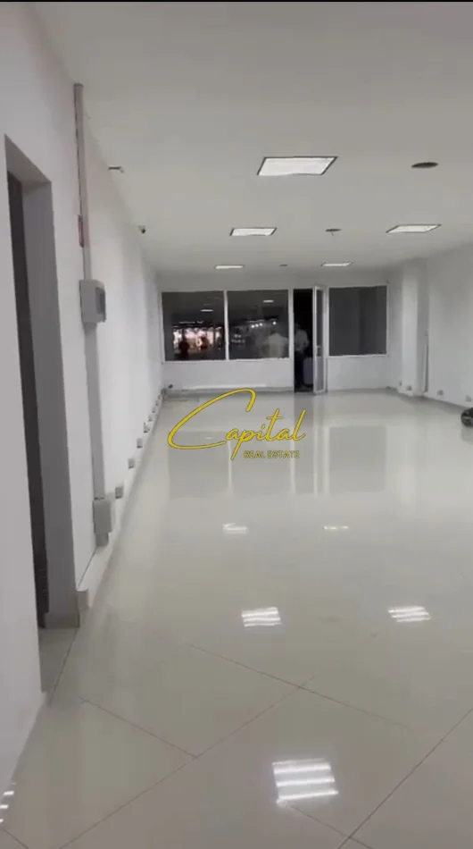 Tirane, jepet me qera ambjent biznesi Kati 1, 160 m² 2.000 € (ASTIR)