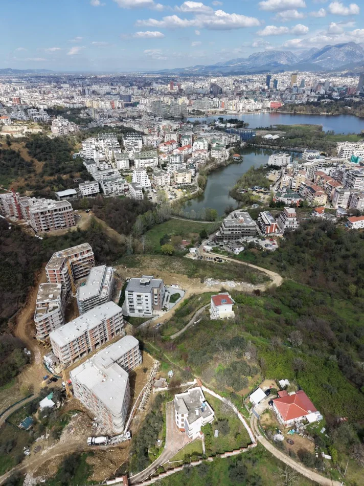 Tirane, shitet apartament duplex Dublex , 223 m² 402.300 € 