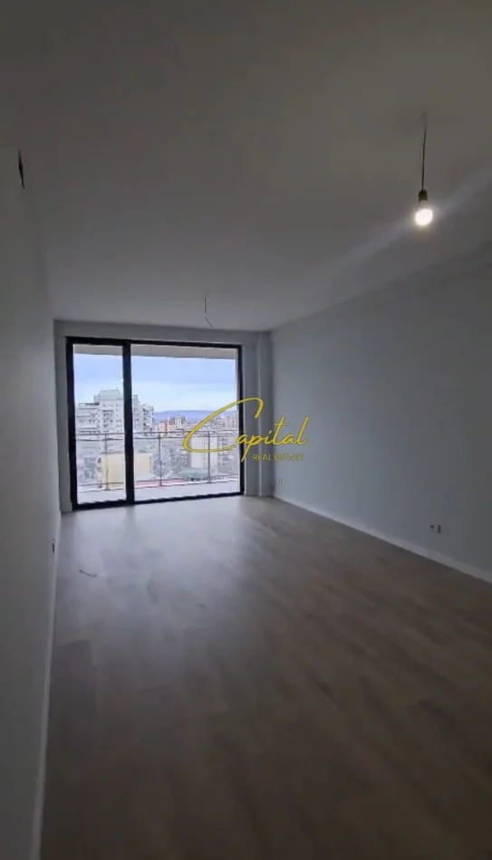 Tirane, jepet me qera zyre Kati 8, 116 m² 800 € (GOLDEN TOWER REZIDENCE)