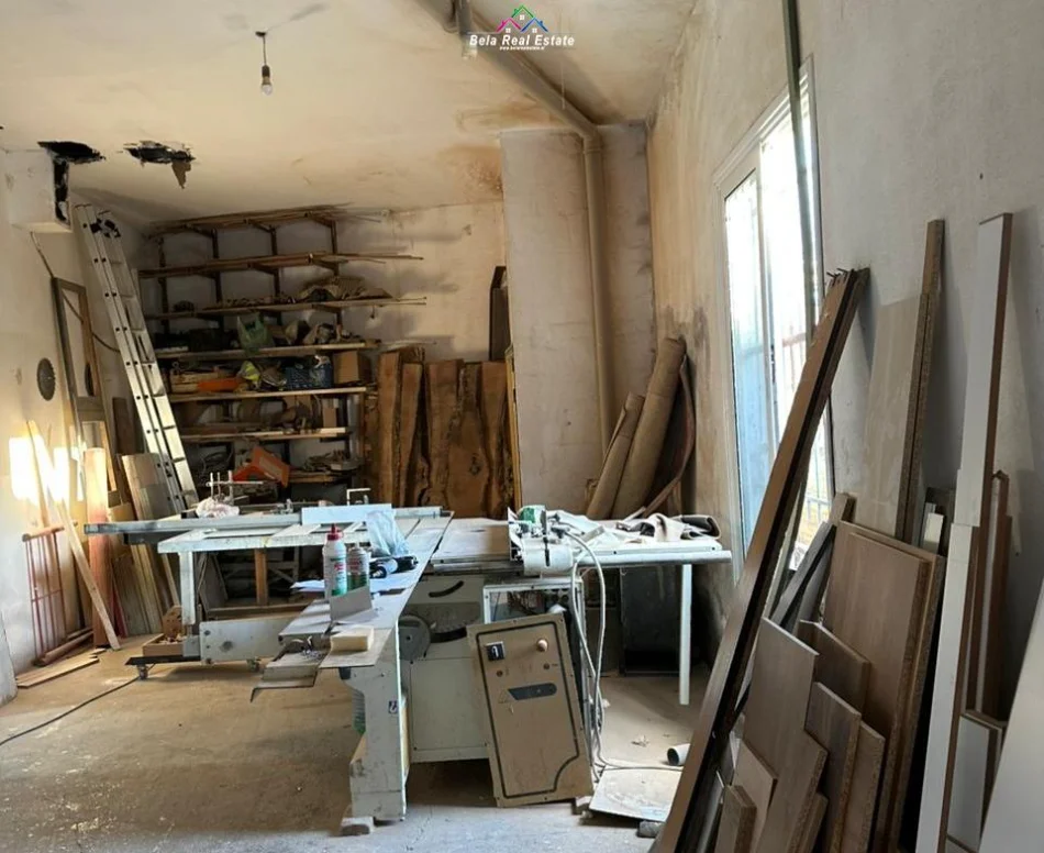 Tirane, jepet me qera magazine Kati 0, 330 m² 1.050 € (Rruga Veli Deli)