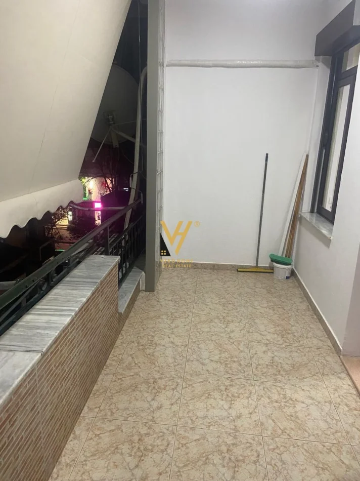 Tirane, jepet me qera zyre Kati 4, 120 m² 1.500 € (BLLOK)