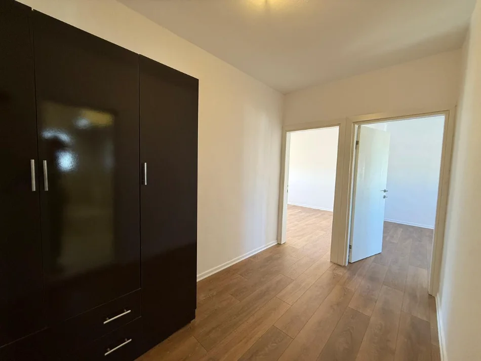 Tirane, shitet apartament 1+1 Kati 5, 57 m² 93.000 € 