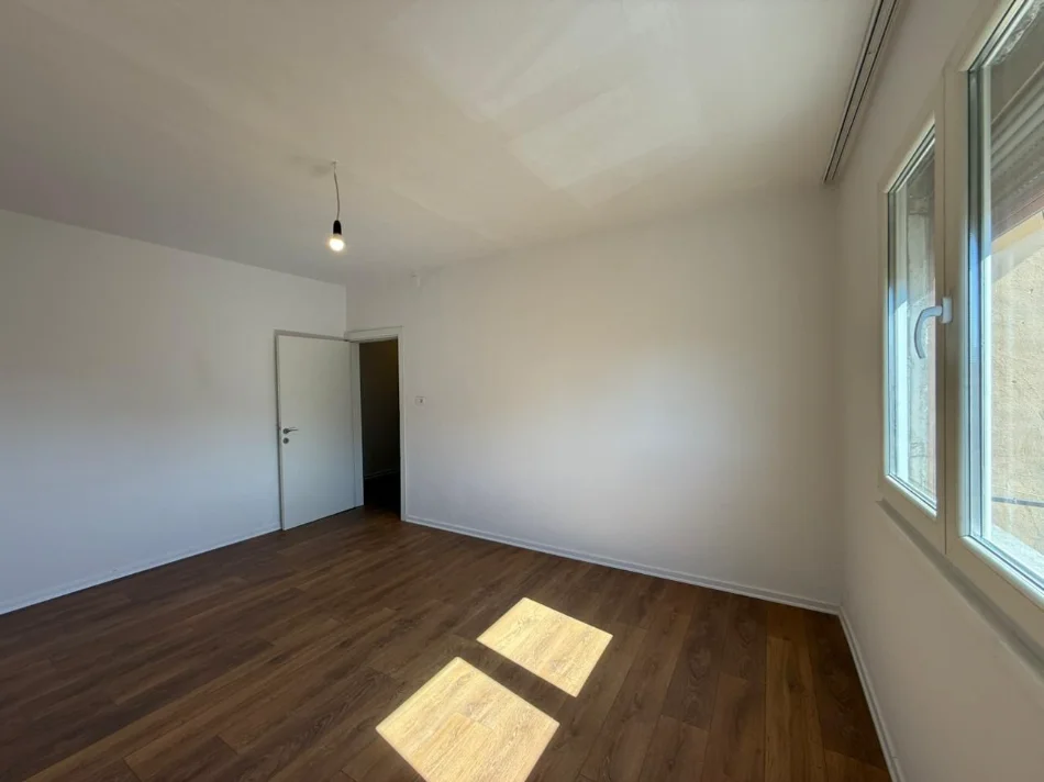 Tirane, shitet apartament 1+1 Kati 5, 57 m² 93.000 € 