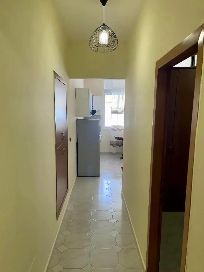 Shqiperi, jepet me qera apartament 1+1 Kati 3, 