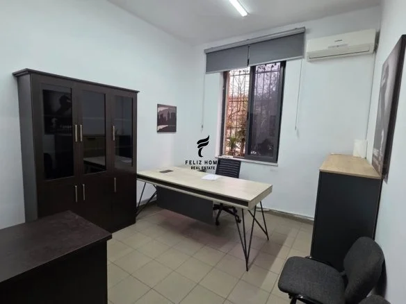 Tirane, jepet me qera zyre Kati 0, 24 m² 700 € (BULEVARDI BAJRAM CURRI)