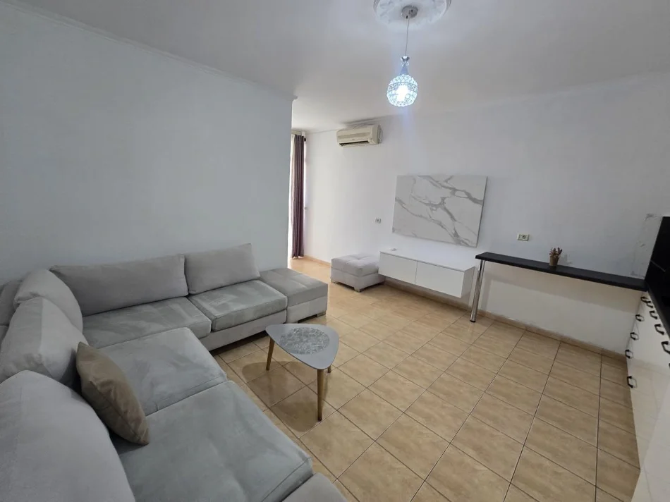 Durres, shitet apartament 1+1+Ballkon Kati 3, 60 m² 135.000 € (Shkembi i Kavajes)