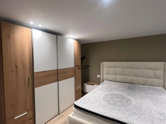 Tirane, jepet me qera apartament Dublex Kati 0, 80 m² 450 € (ASTIR)