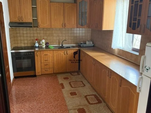 Tirane, jepet me qera apartament 2+1 Kati 2, 110 m² 400 € (JORDAN MISJA)