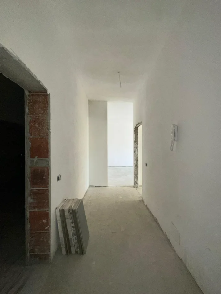 Tirane, shitet apartament 2+1 Kati 2, 124 m² 198.700 € (Porta Tirana e Re)