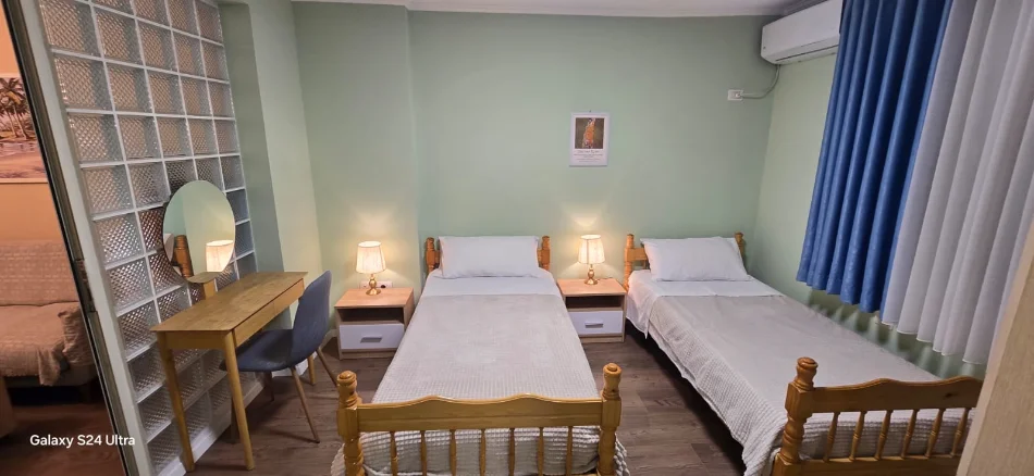 Tirane, jepet me qera apartament 2+1 Kati 3, 80 m² 