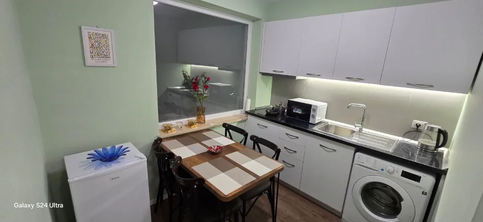 Tirane, jepet me qera apartament 2+1 Kati 3, 80 m² 