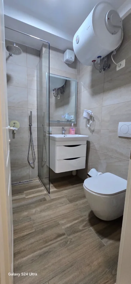 Tirane, jepet me qera apartament 2+1 Kati 3, 80 m² 