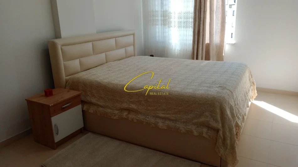 Tirane, jepet me qera apartament 1+1 Kati 6, 70 m² 450 € (YZBERISHT)