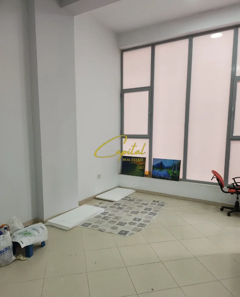 Tirane, jepet me qera ambjent biznesi Kati 1, 60 m² 550 € (ASTIR)