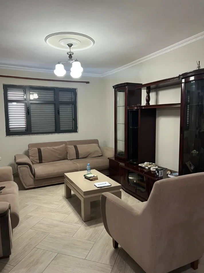 Tirane, shes apartament 2+1+Ballkon Kati 3, 86 m² 125.000 € 