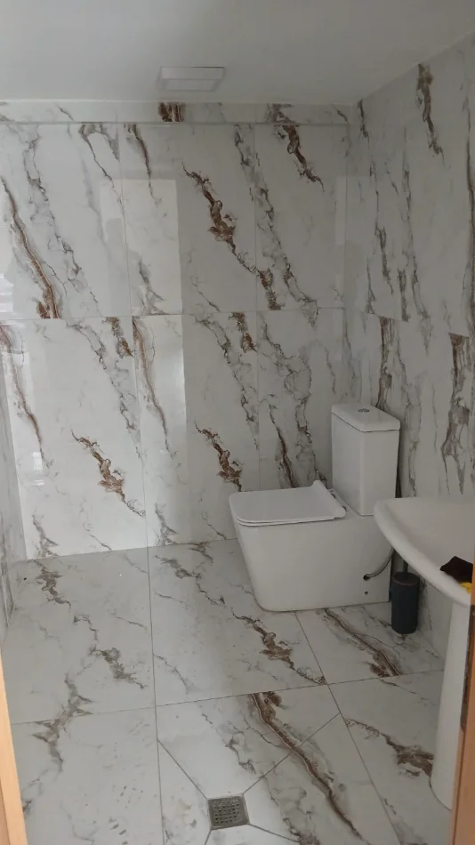 Tirane, jepet me qera vetem 1 dhome Kati 0, 60 m² 700 € 