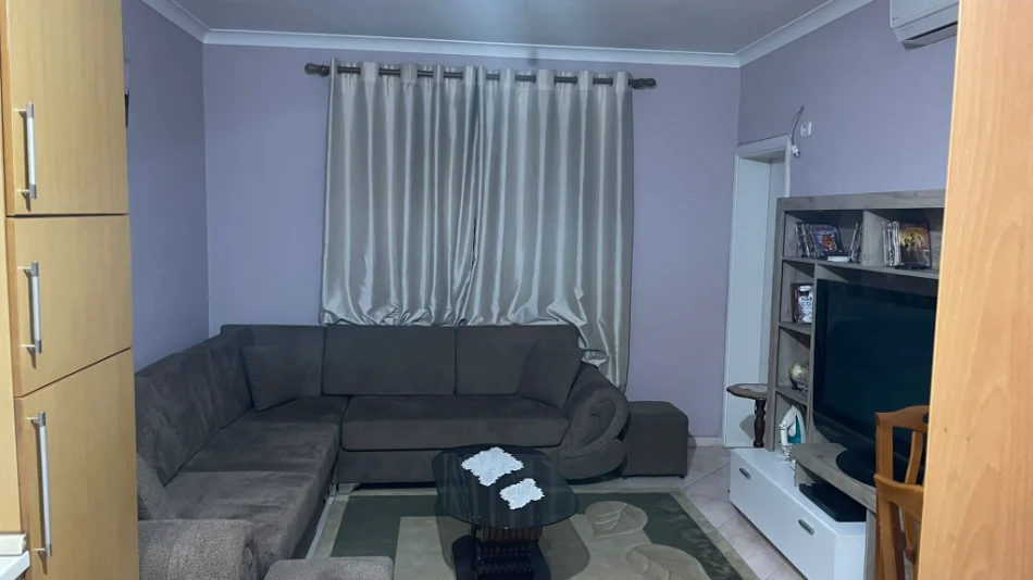 Tirane, jepet me qera apartament 1+1 Kati 4, 74 m² 400 €