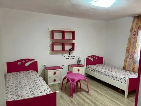 Tirane, jepet me qera apartament 2+1 Kati 1, 75 m² 450 € (5 MAJI)
