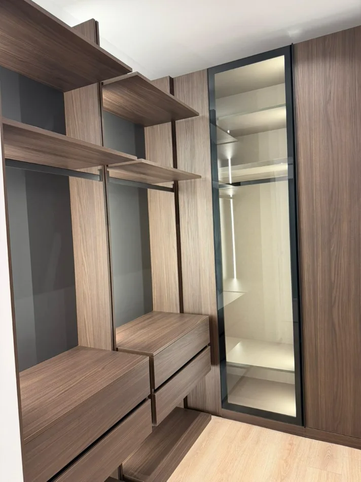 Tirane, jepet me qera apartament 2+1 Kati 3, 140 m² 2.800 € (Rruga e Elbasanit)