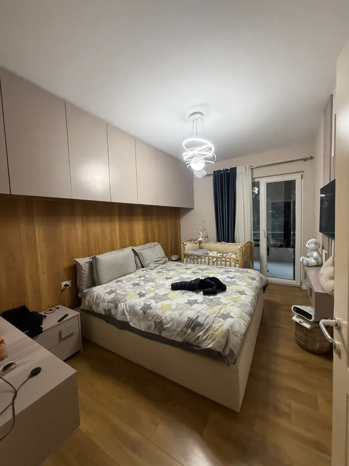 Tirane, shitet apartament 1+1+Ballkon Kati 1, 77 m² 170.000 € (Perballe Hotel Radisson)