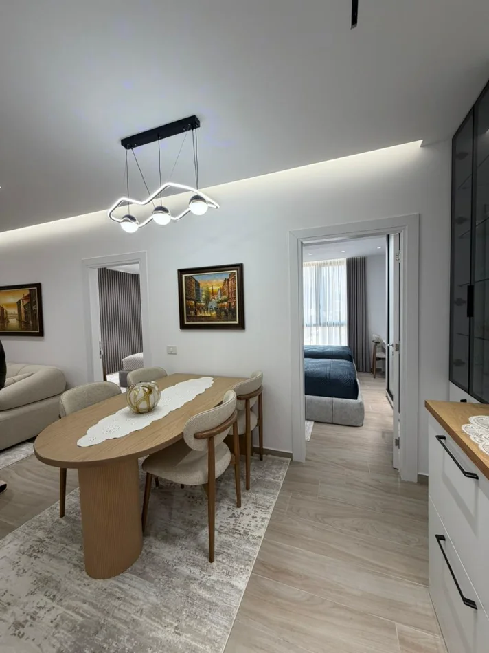 Tirane, jepet me qera apartament 2+1 Kati 7, 114 m² 1.400 € (Golden Tower,Mine Peza)