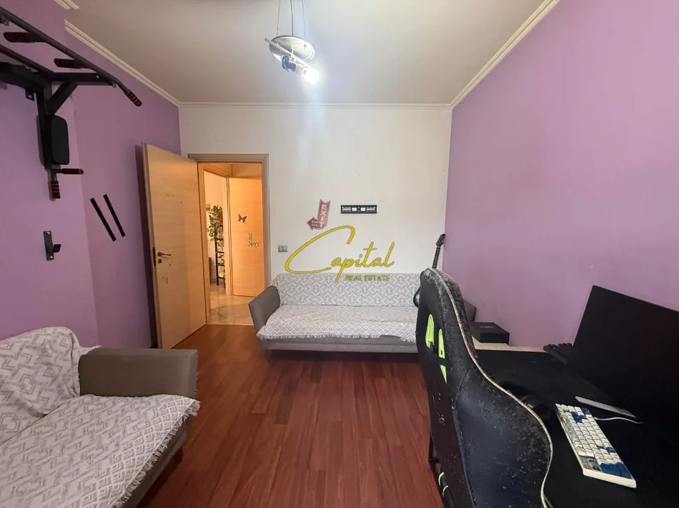 Tirane, shitet apartament 2+1 Kati 4, 101 m² 210.000 € (RRUGA E DIBRES)