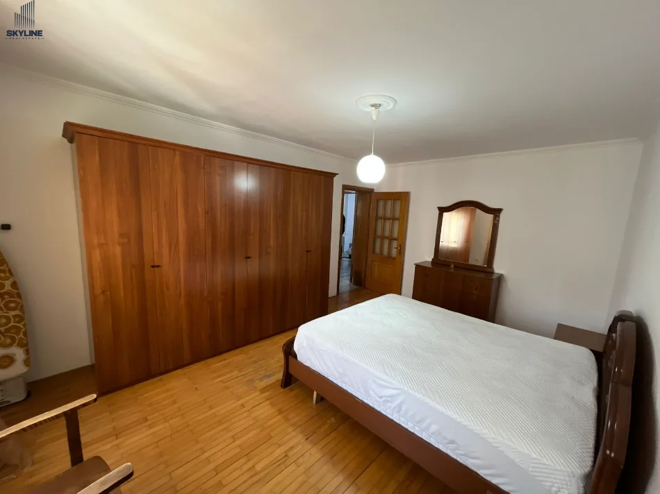 Tirane, jepet me qera apartament 2+1 Kati 6, 124 m² 600 € (Laprake)
