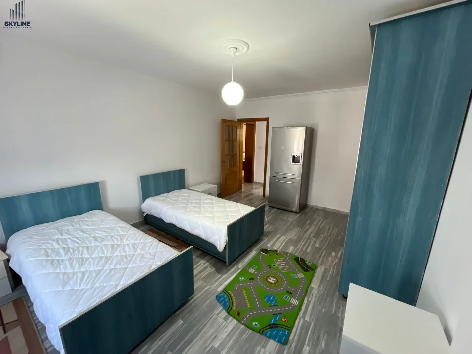 Tirane, jepet me qera apartament 2+1 Kati 6, 124 m² 600 € (Laprake)