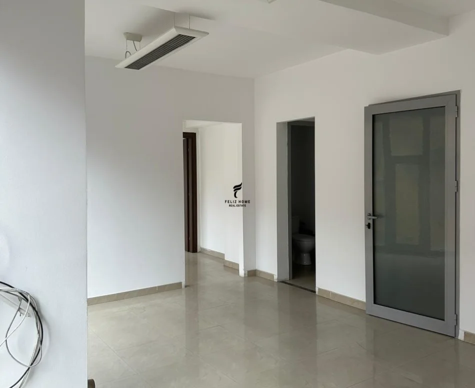 Tirane, jepet me qera zyre Kati 1, 60 m² 700 € (PAZARI I RI)